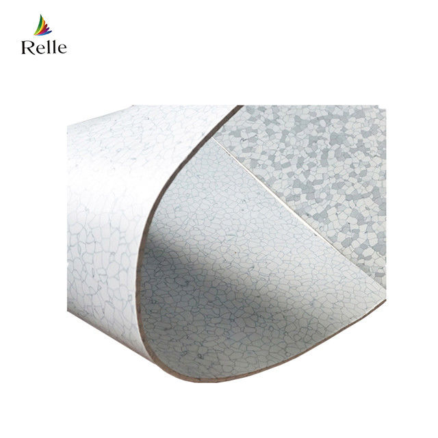 ईएसडी सुरक्षा विरोधी स्थैतिक फर्श 600x600 प्लास्टिक फर्श कवर 1.8mm-3.0mm